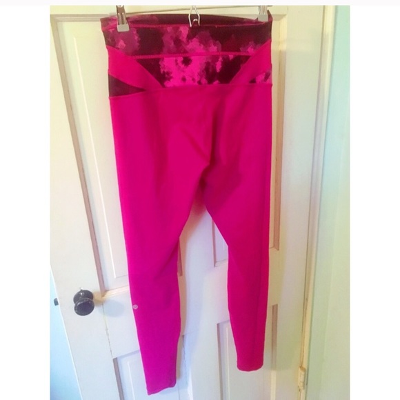 Lululemon 🍋🍋 Raspberry Wunder Under - Picture 2 of 4